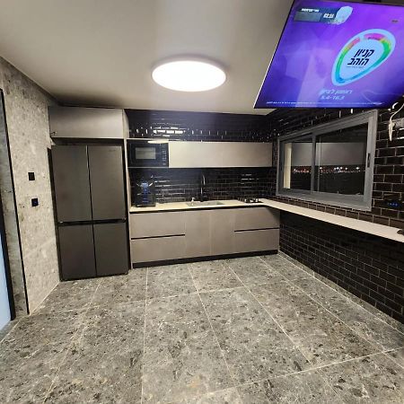 מבנים בים 75 Suites At Sea Haifa Kültér fotó