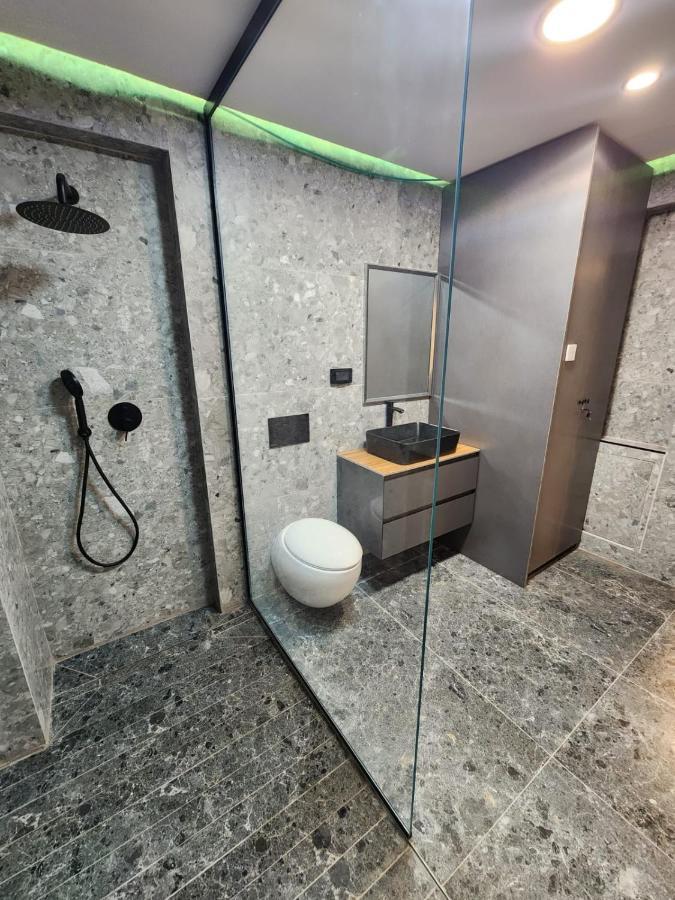מבנים בים 75 Suites At Sea Haifa Kültér fotó