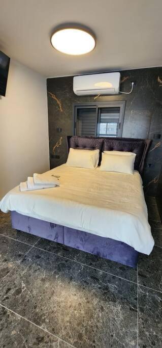 מבנים בים 75 Suites At Sea Haifa Kültér fotó