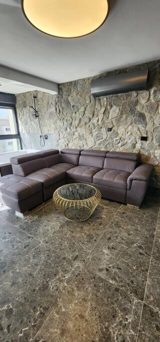מבנים בים 75 Suites At Sea Haifa Kültér fotó